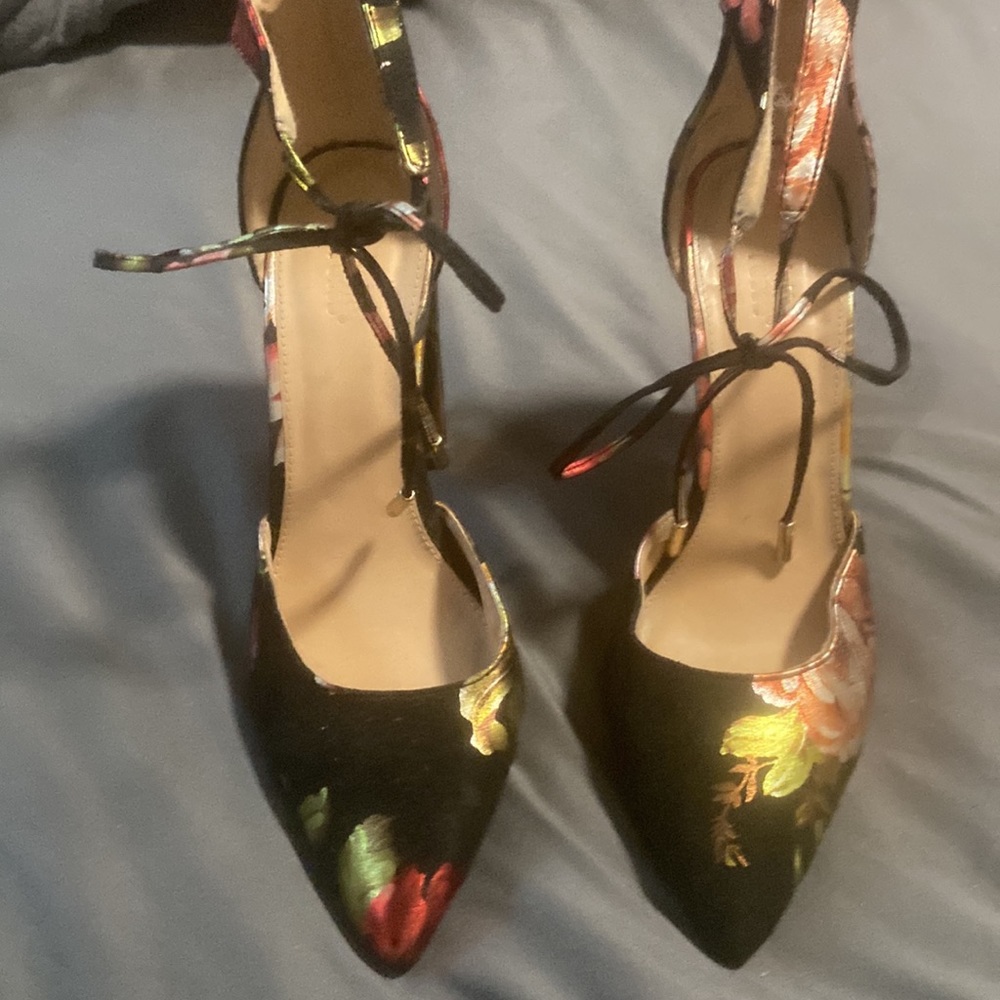 Size 9 - Picture 2 of 3